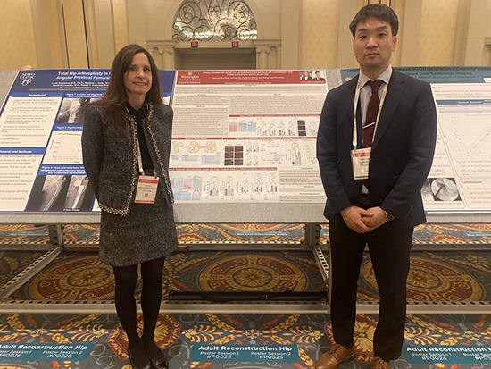 Dr. Kamenaga and Dr. Pascual presenting their novel work on epigenetic changes in Hip FAI at the AAOS 2023 in Las Vegas, USA. Their poster was selected as best poster in Hip Adult Reconstruction at the AAOS.